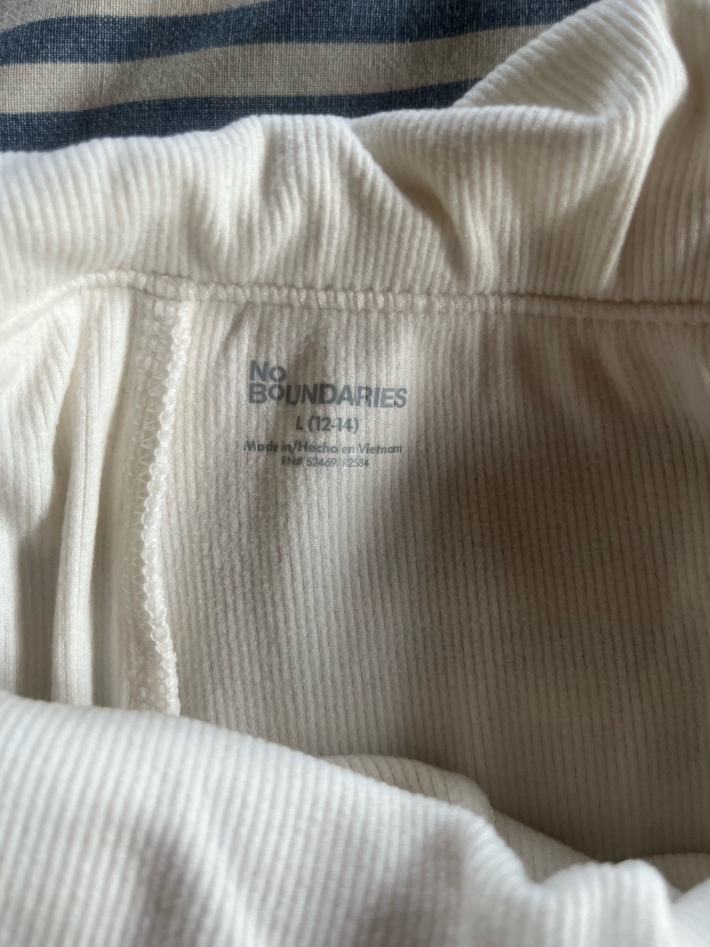 No Boundaries pull on long flare pants size L - Picture 2 of 2